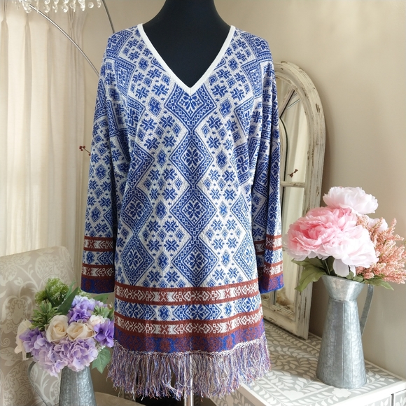 🍒NWT🍒 FREE PEOPLE FRINGE HEM PONCHO - Picture 2 of 7